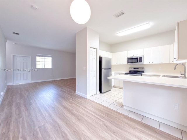 2610 NE 3rd Dr 203, Homestead, FL 33033