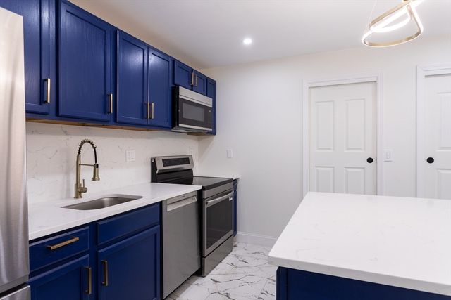 21 Starr Ln, Boston, MA 02130