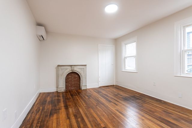 21 Starr Ln, Boston, MA 02130