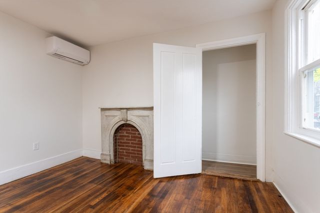 21 Starr Ln, Boston, MA 02130