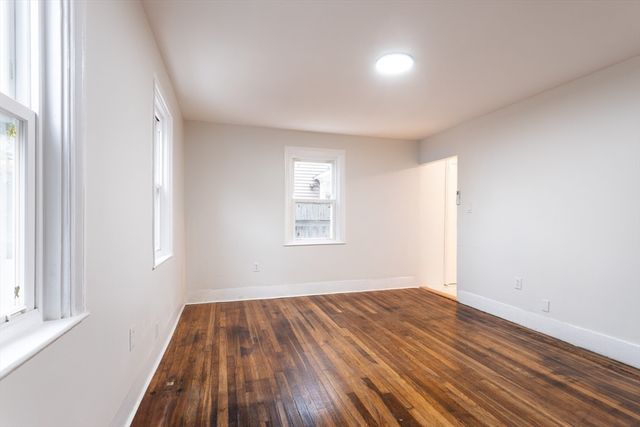 21 Starr Ln, Boston, MA 02130