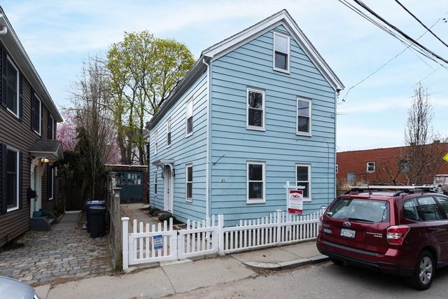 21 Starr Ln, Boston, MA 02130