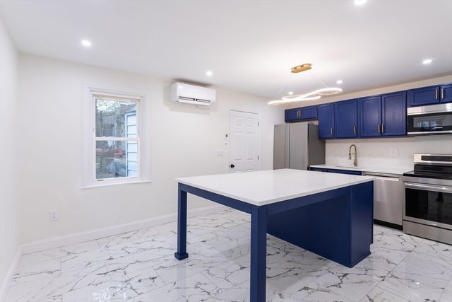 21 Starr Ln, Boston, MA 02130