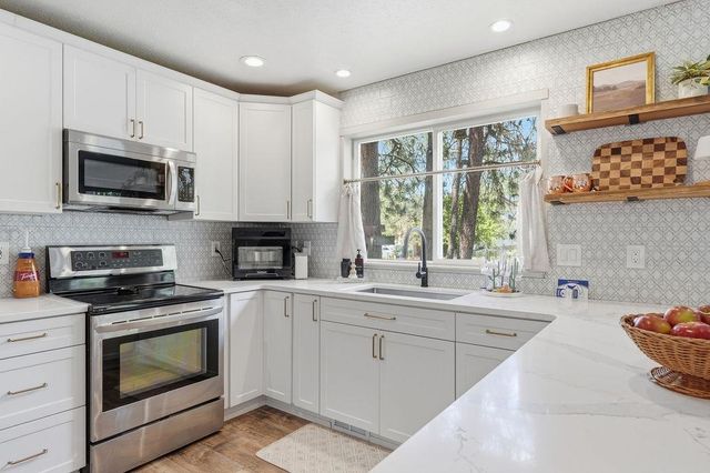 1115 E Chantel Dr, Spokane, WA 99218