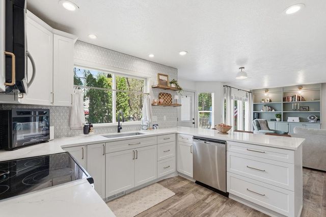 1115 E Chantel Dr, Spokane, WA 99218