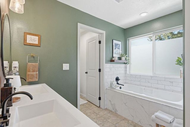 1115 E Chantel Dr, Spokane, WA 99218