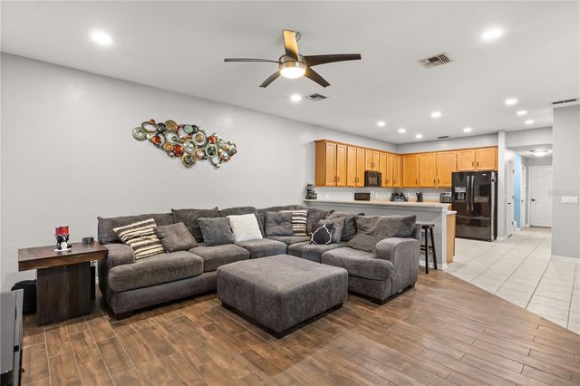 3127 TWISTED OAK LOOP, Kissimmee, FL 34744