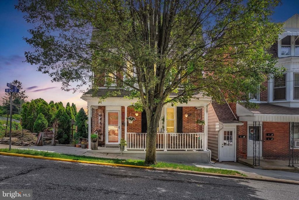 29 N EAST ST, Spring Grove, PA 17362