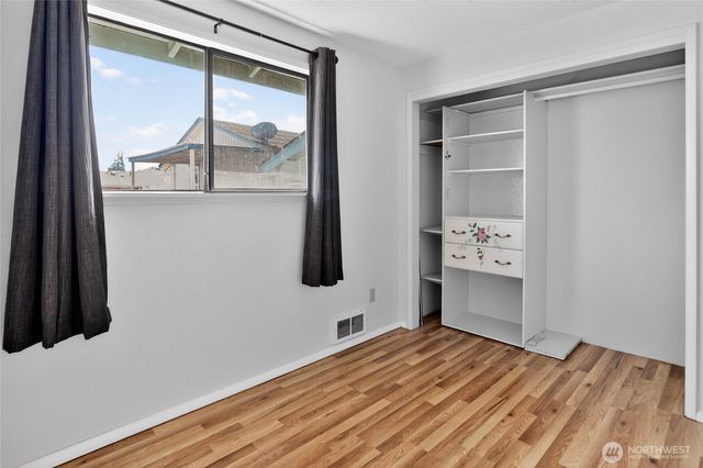 313 W 14th Street, Port Angeles, WA 98362