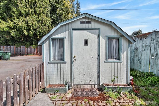 313 W 14th Street, Port Angeles, WA 98362