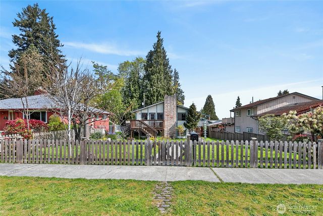 313 W 14th Street, Port Angeles, WA 98362