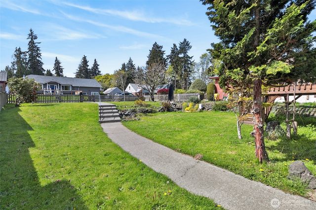 313 W 14th Street, Port Angeles, WA 98362