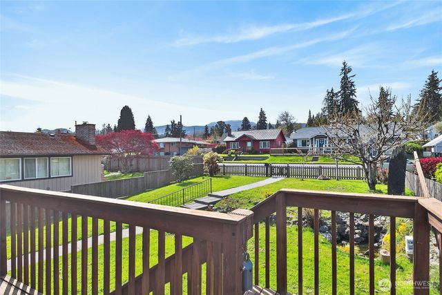 313 W 14th Street, Port Angeles, WA 98362