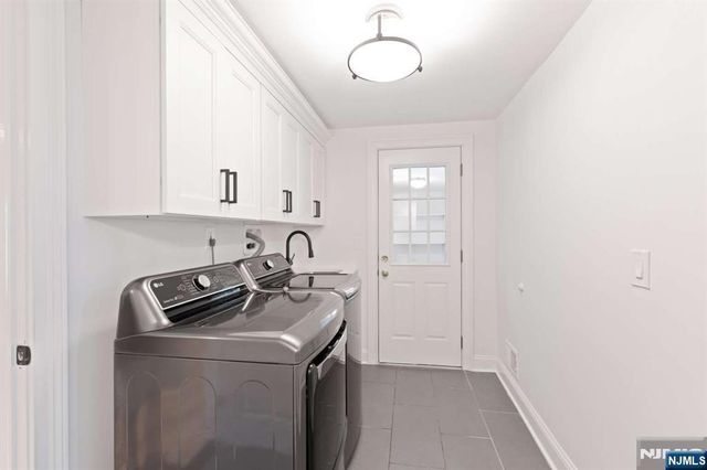 800 Winding Way, River Vale, NJ 07675