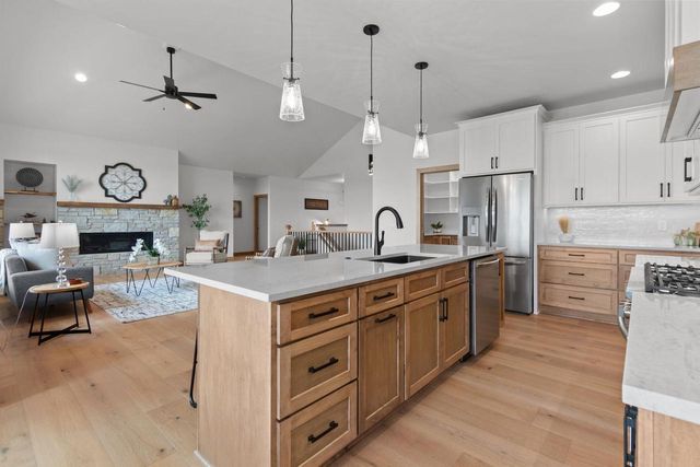 N1298 MEADOW PARK DRIVE, Greenville, WI 54942