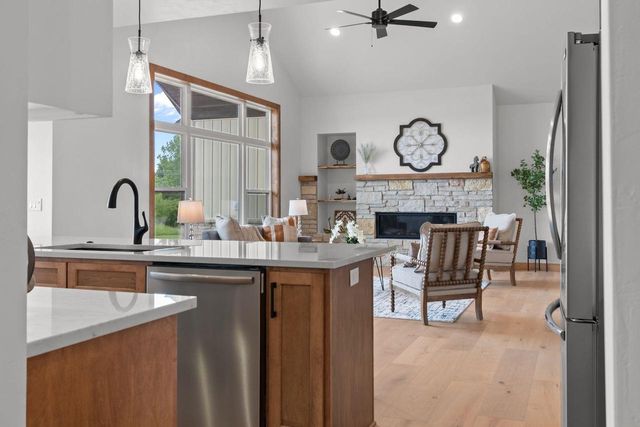 N1298 MEADOW PARK DRIVE, Greenville, WI 54942