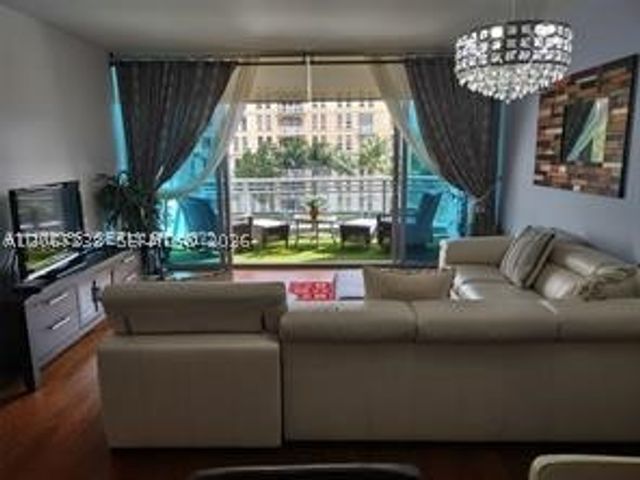 2950 NE 188th St 316, Aventura, FL 33180