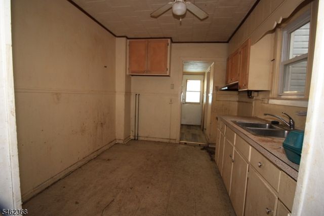 755 S Main St, Phillipsburg Town, NJ 08865