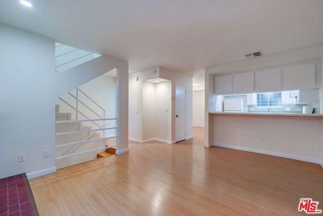 1077 W Kensington Road 3, Los Angeles, CA 90026