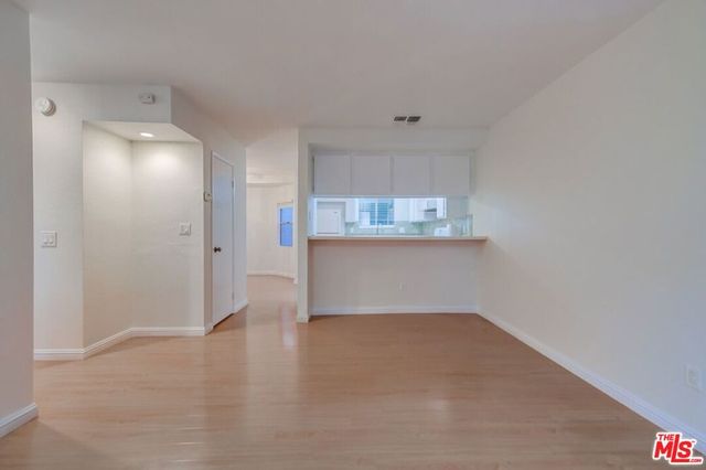 1077 W Kensington Road 3, Los Angeles, CA 90026