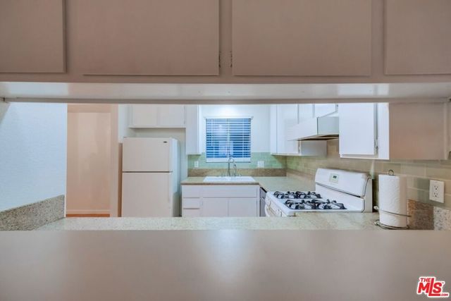 1077 W Kensington Road 3, Los Angeles, CA 90026