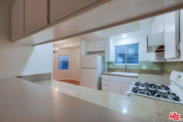 1077 W Kensington Road 3, Los Angeles, CA 90026