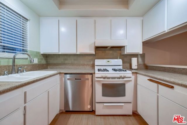 1077 W Kensington Road 3, Los Angeles, CA 90026