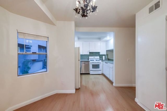 1077 W Kensington Road 3, Los Angeles, CA 90026