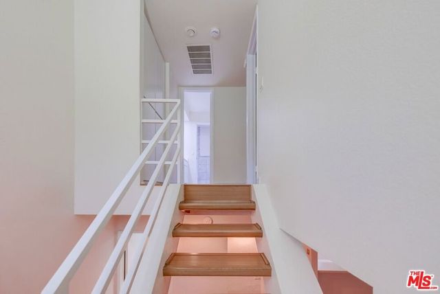 1077 W Kensington Road 3, Los Angeles, CA 90026