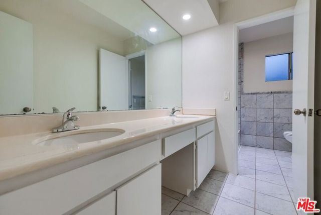 1077 W Kensington Road 3, Los Angeles, CA 90026