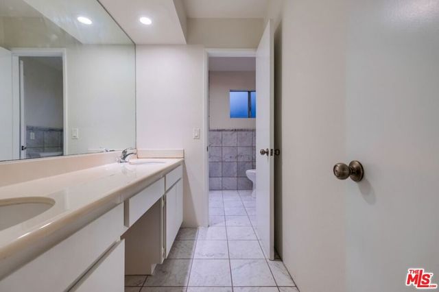 1077 W Kensington Road 3, Los Angeles, CA 90026