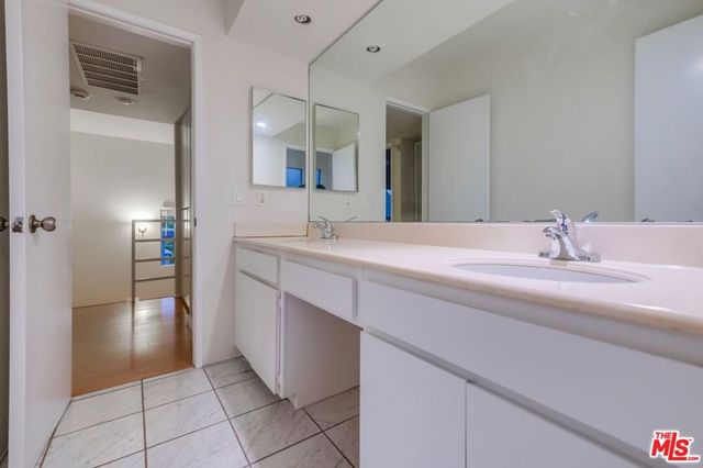 1077 W Kensington Road 3, Los Angeles, CA 90026