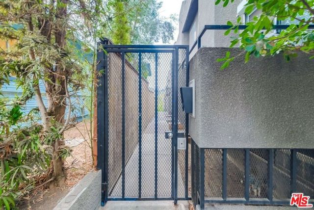 1077 W Kensington Road 3, Los Angeles, CA 90026