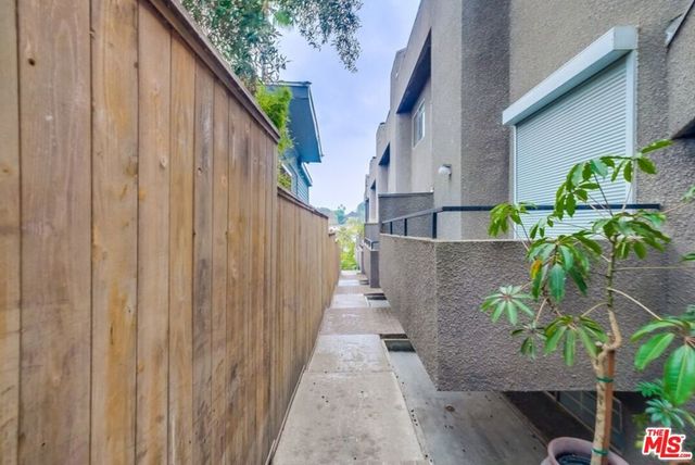 1077 W Kensington Road 3, Los Angeles, CA 90026