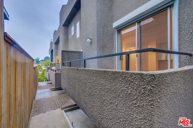 1077 W Kensington Road 3, Los Angeles, CA 90026