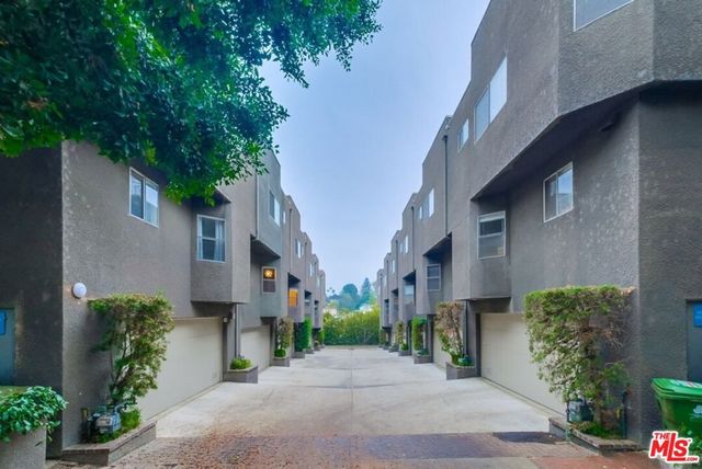1077 W Kensington Road 3, Los Angeles, CA 90026