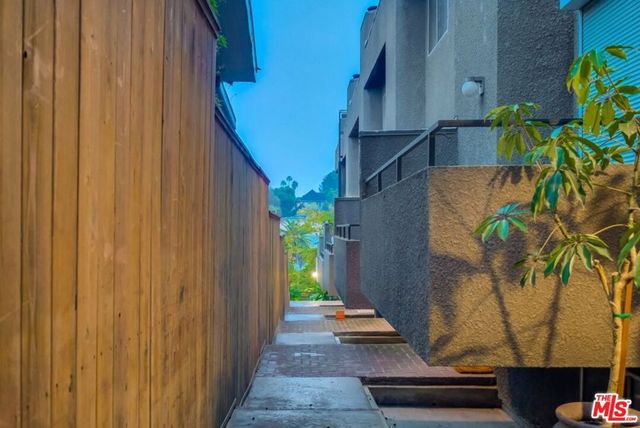 1077 W Kensington Road 3, Los Angeles, CA 90026