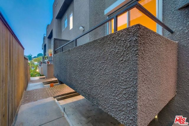 1077 W Kensington Road 3, Los Angeles, CA 90026
