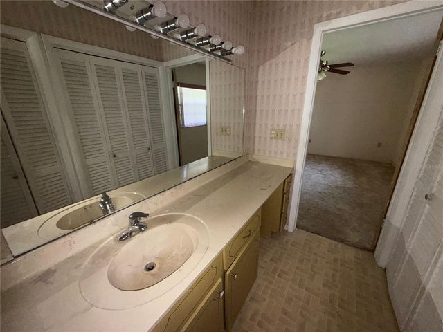 2906 OAK CREST DRIVE, Plant City, FL 33565