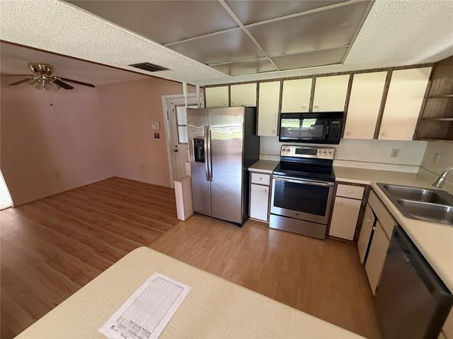 2906 OAK CREST DRIVE, Plant City, FL 33565