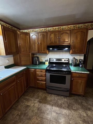 329 N Oakhill Avenue, Janesville, WI 53548