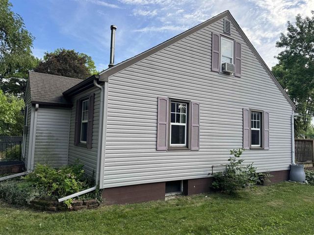 329 N Oakhill Avenue, Janesville, WI 53548