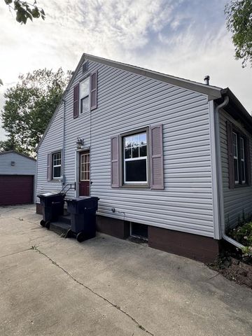 329 N Oakhill Avenue, Janesville, WI 53548