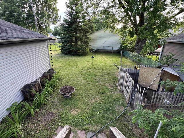 329 N Oakhill Avenue, Janesville, WI 53548