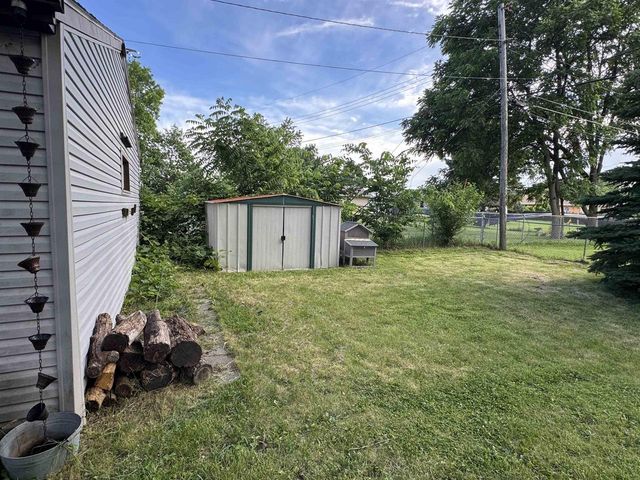 329 N Oakhill Avenue, Janesville, WI 53548