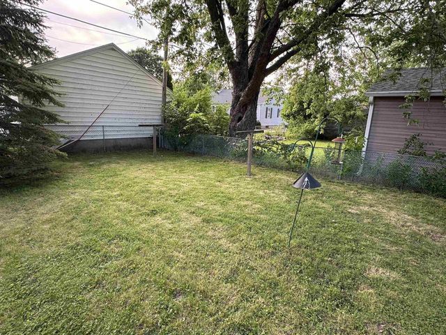 329 N Oakhill Avenue, Janesville, WI 53548