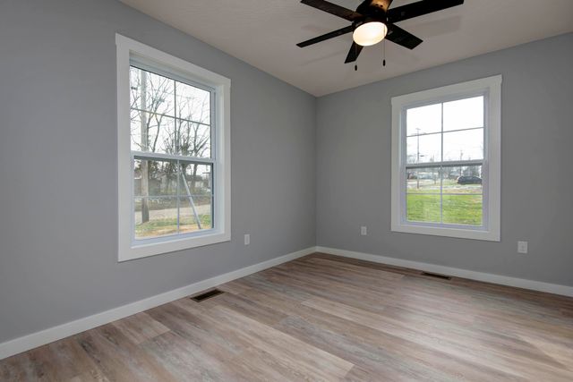 301 W Bedford Street, Marshfield, MO 65706