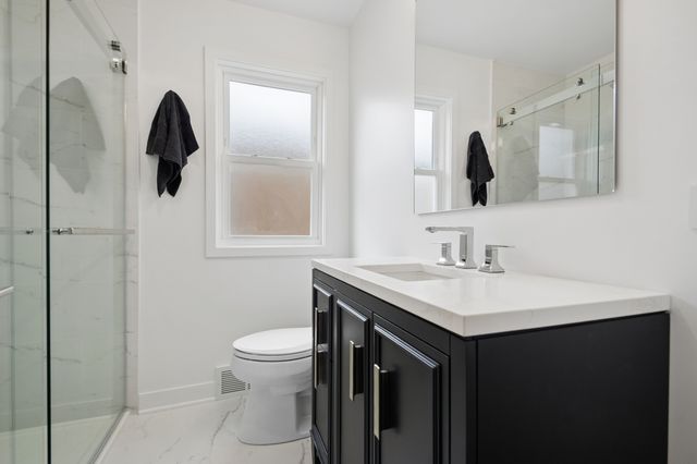 6341 N Tripp Avenue, Chicago, IL 60646