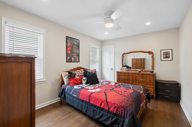 6341 N Tripp Avenue, Chicago, IL 60646