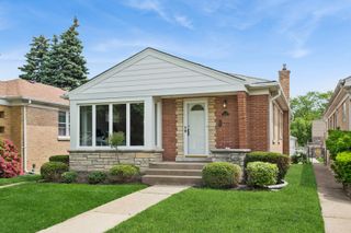 6341 N Tripp Avenue, Chicago, IL 60646